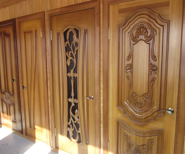 Двери из сибирской лиственницы