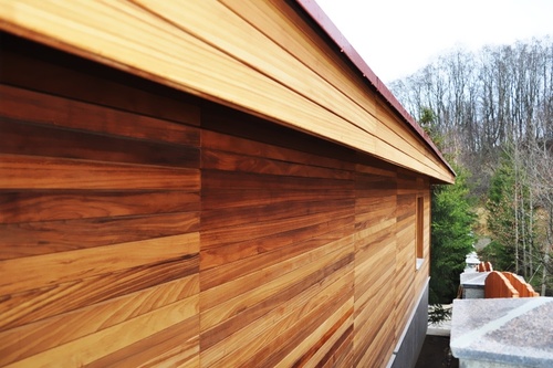 Планкен скошенный из лиственницы для фасадов – прекрасное архитектурное решение